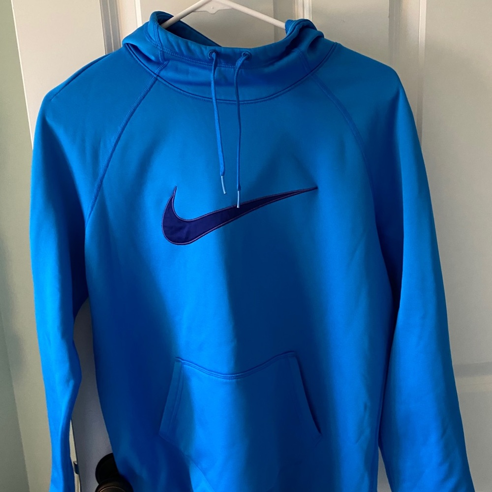 Women’s Nike sweatshirt (small)